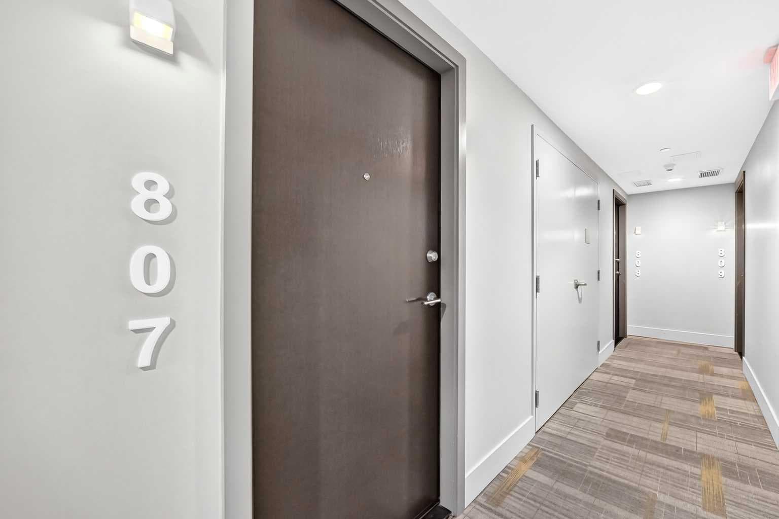 807, 901 10 Avenue SW — photo 5