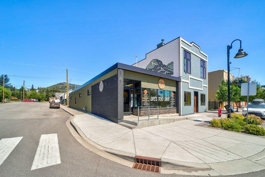 7801 17 Avenue — photo 3