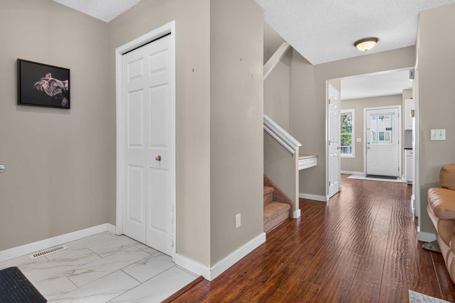 118 Royal Birch Villas NW — photo 2