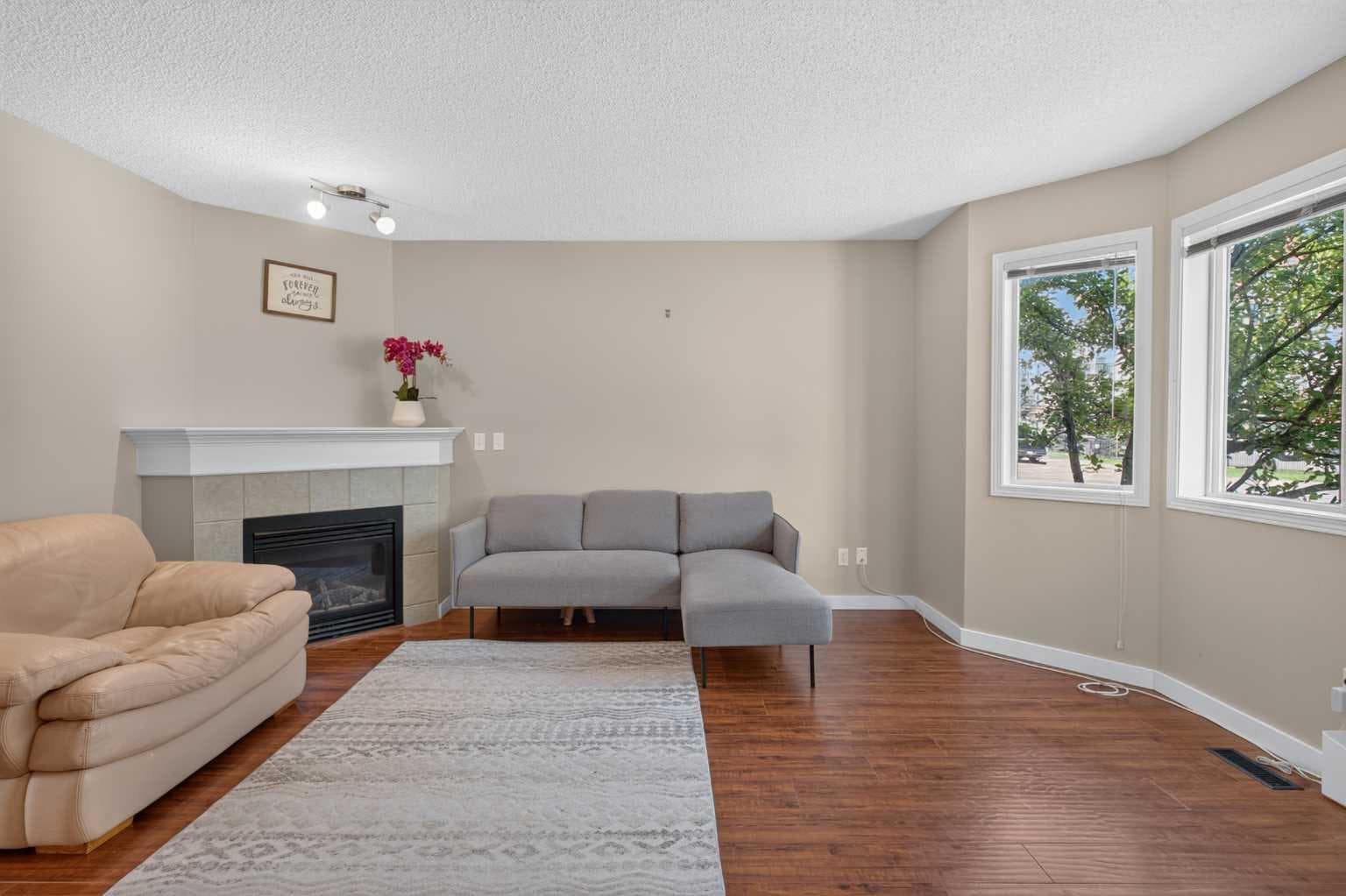 118 Royal Birch Villas NW — photo 5