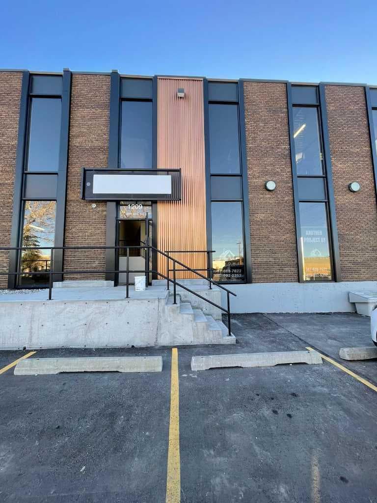 11, 1209 38 Avenue NE — photo 1