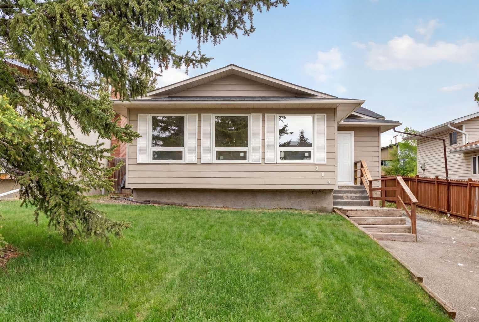 304 Beddington Circle NE — photo 1
