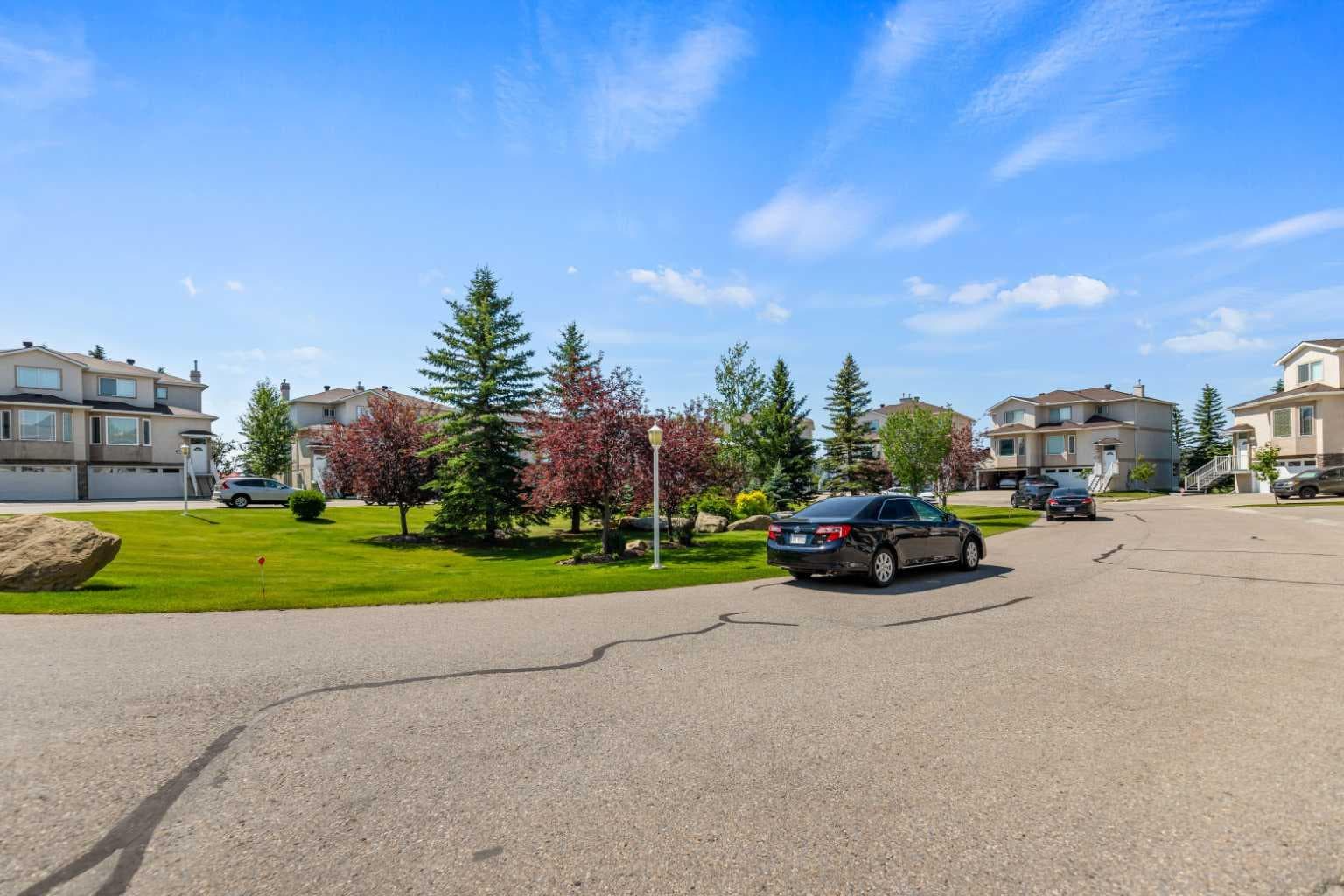 116 Country Hills Gardens NW — photo 3