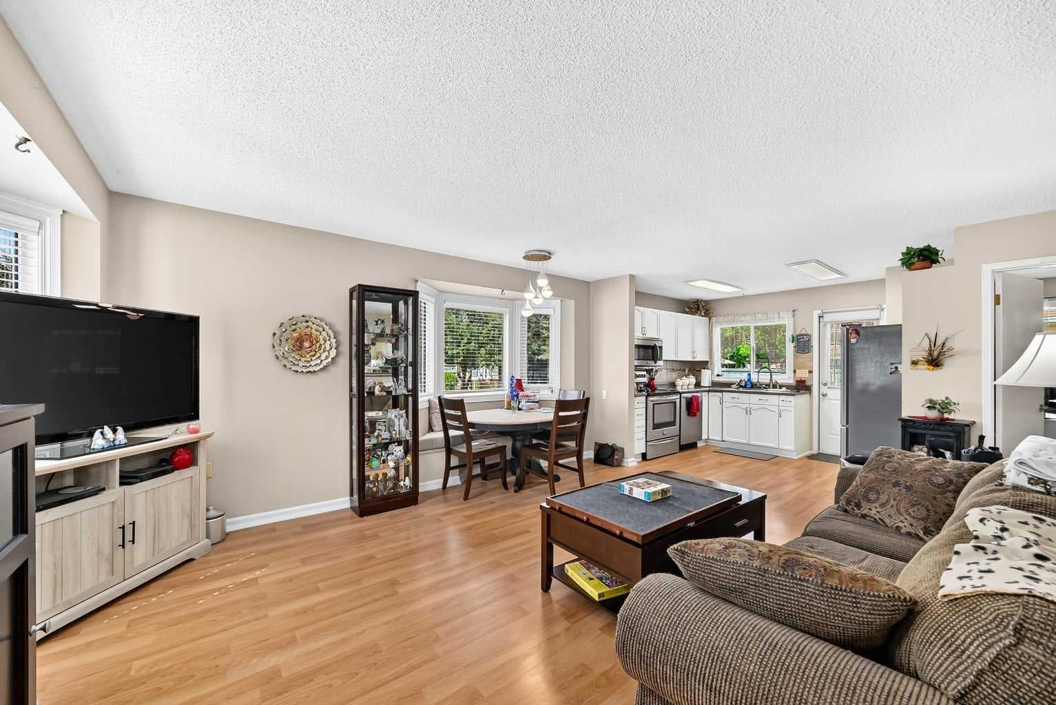 3516 26A Street SE — photo 4
