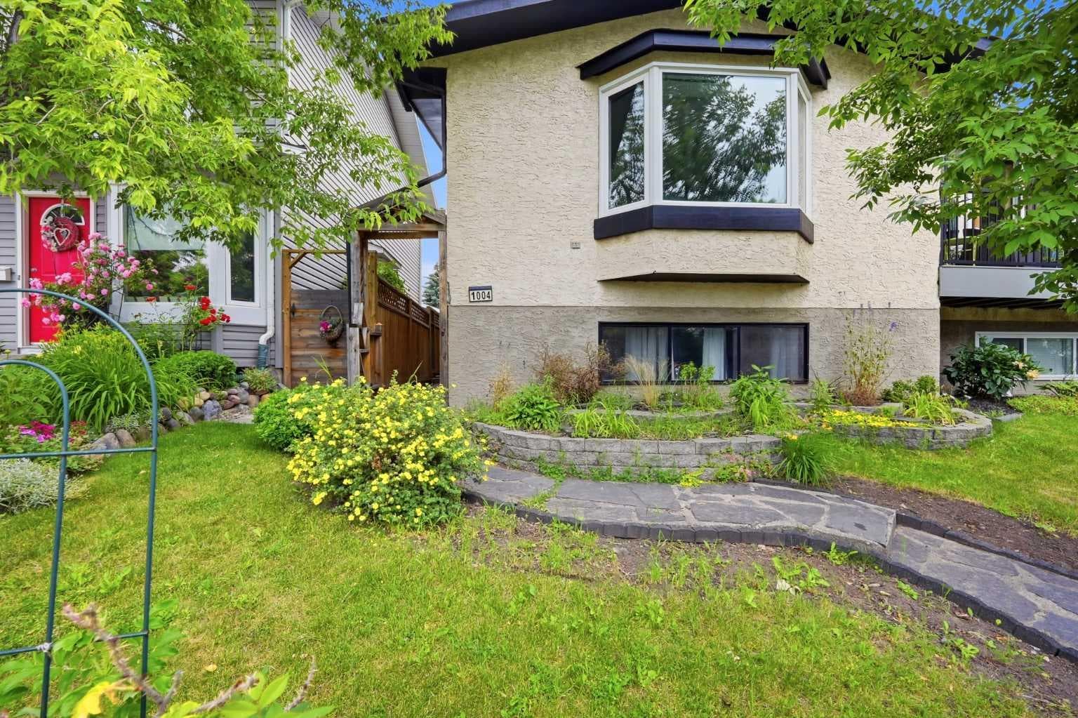 1004 Mckinnon Drive NE — photo 3