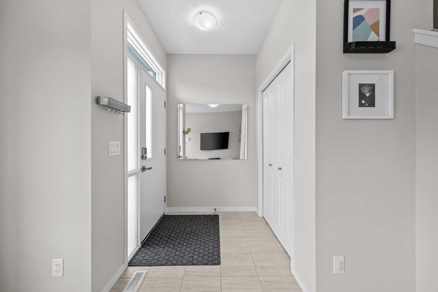 38 Howse Row N — photo 3