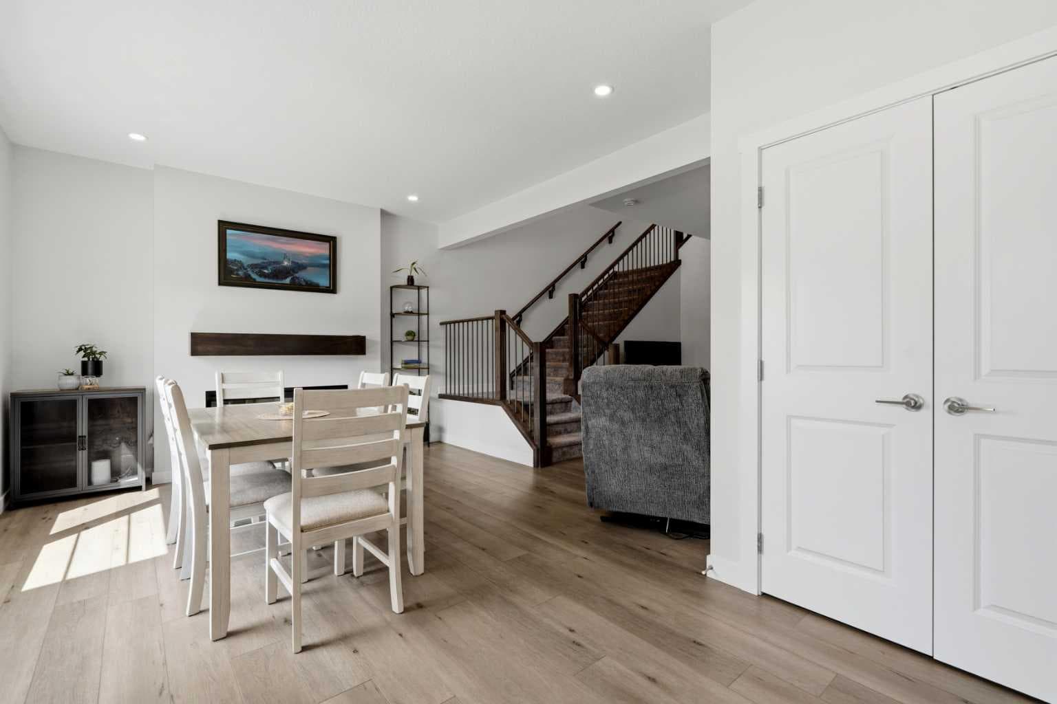 52 Emberside Grove — photo 3