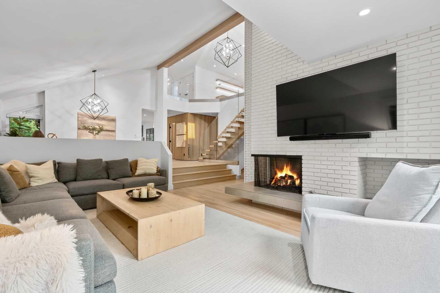 3041 1 Street SW — photo 2