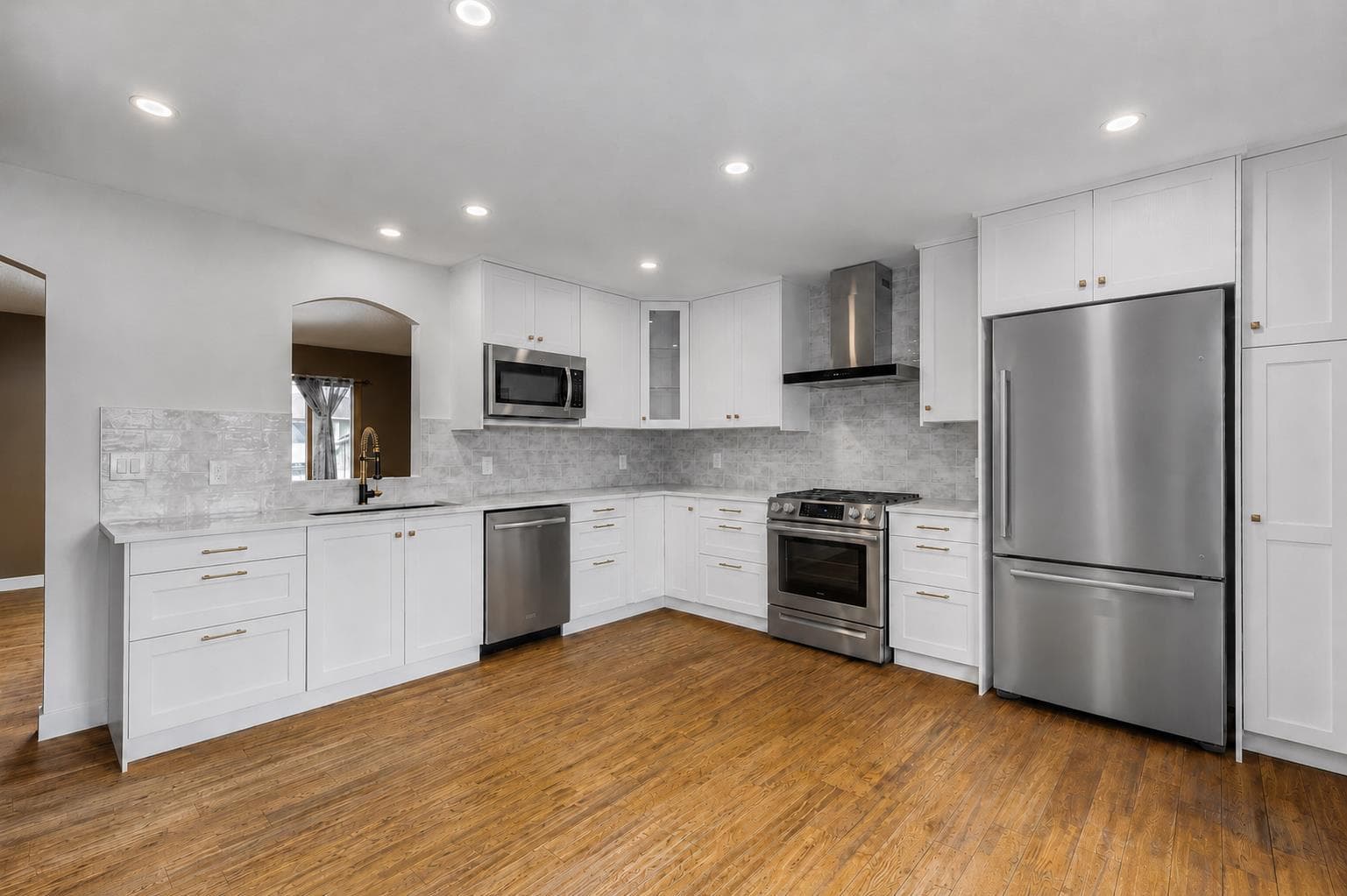 41 Alpine Crescent SE — photo 2
