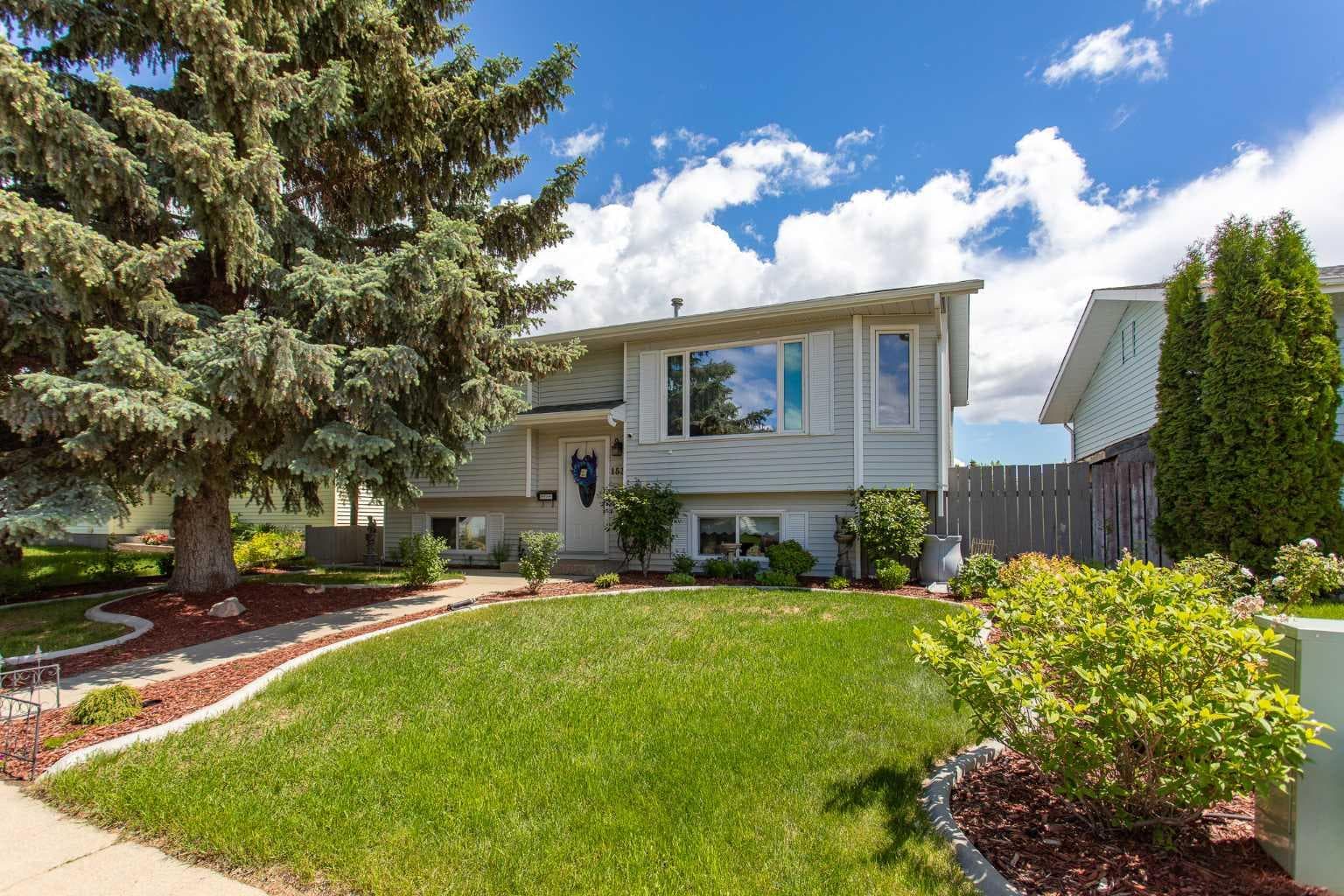153 Westview Crescent — photo 1