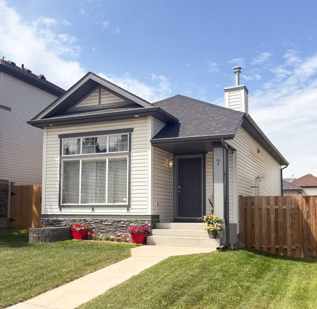 7 Bridlecrest Boulevard SW — photo 2