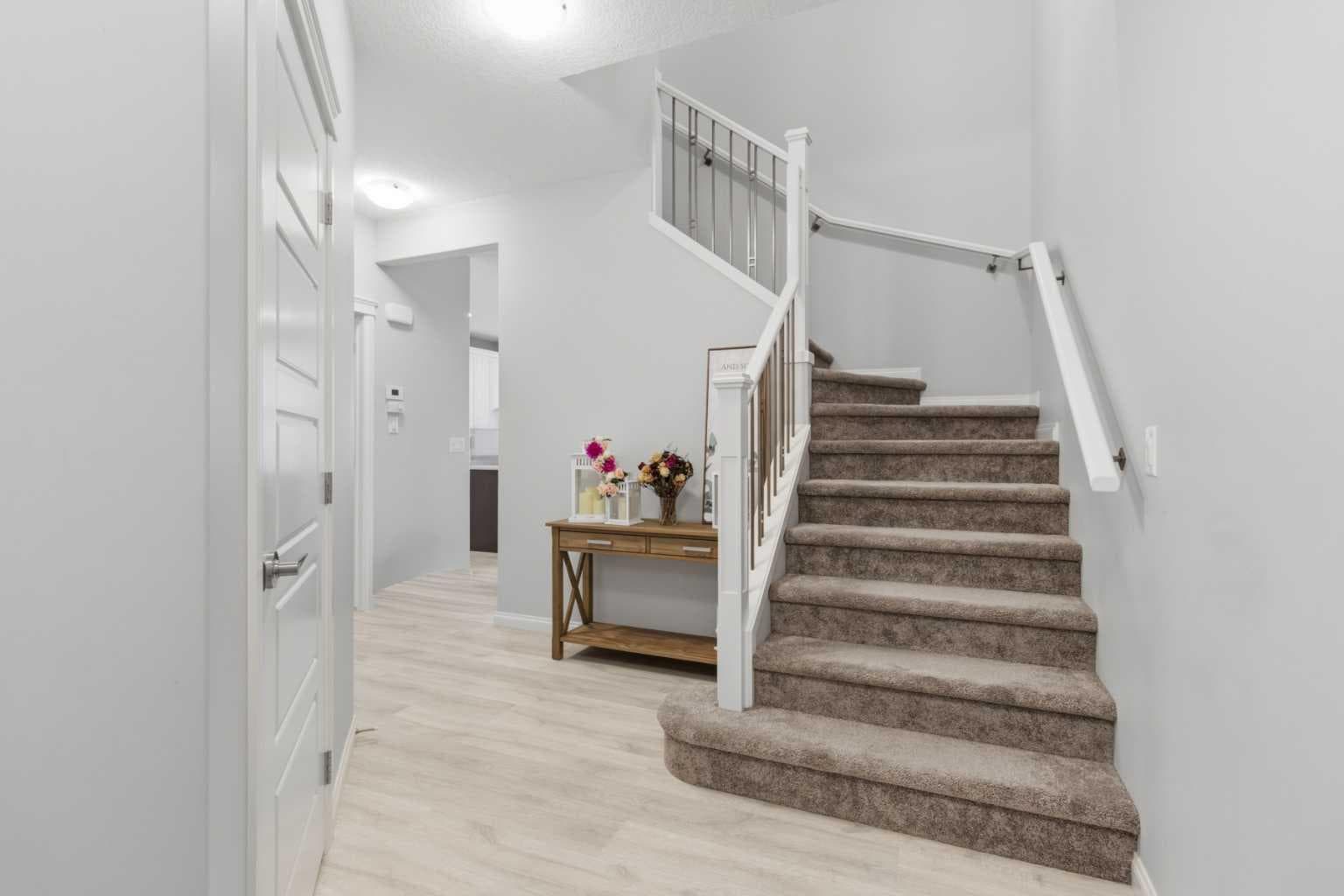 283 Nolanhurst Crescent NW — photo 5