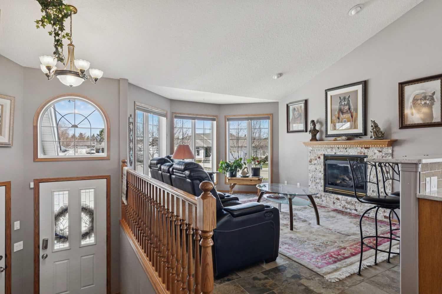 28 Westpoint Drive — photo 3