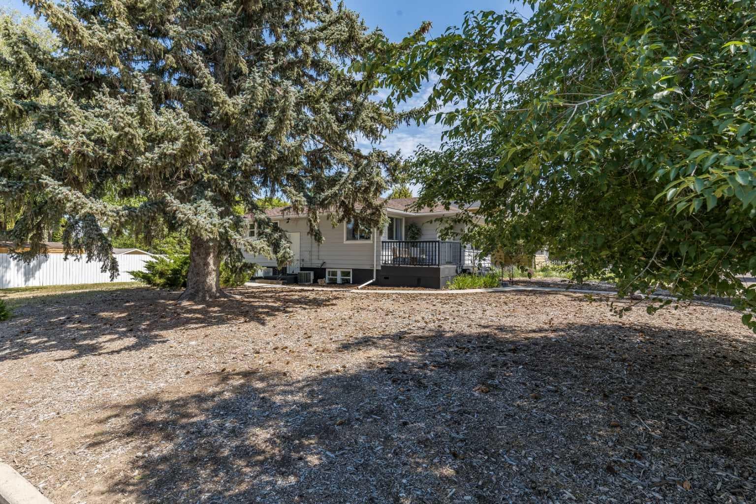 206 7 Street SE — photo 2