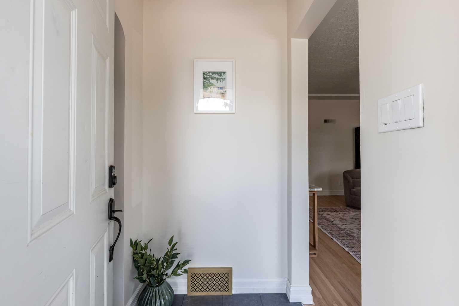 206 7 Street SE — photo 5
