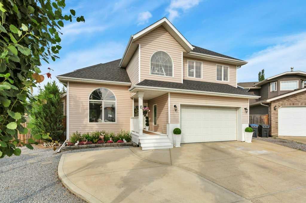 13 Fern Crescent — photo 1