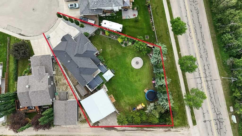 13 Fern Crescent — photo 3
