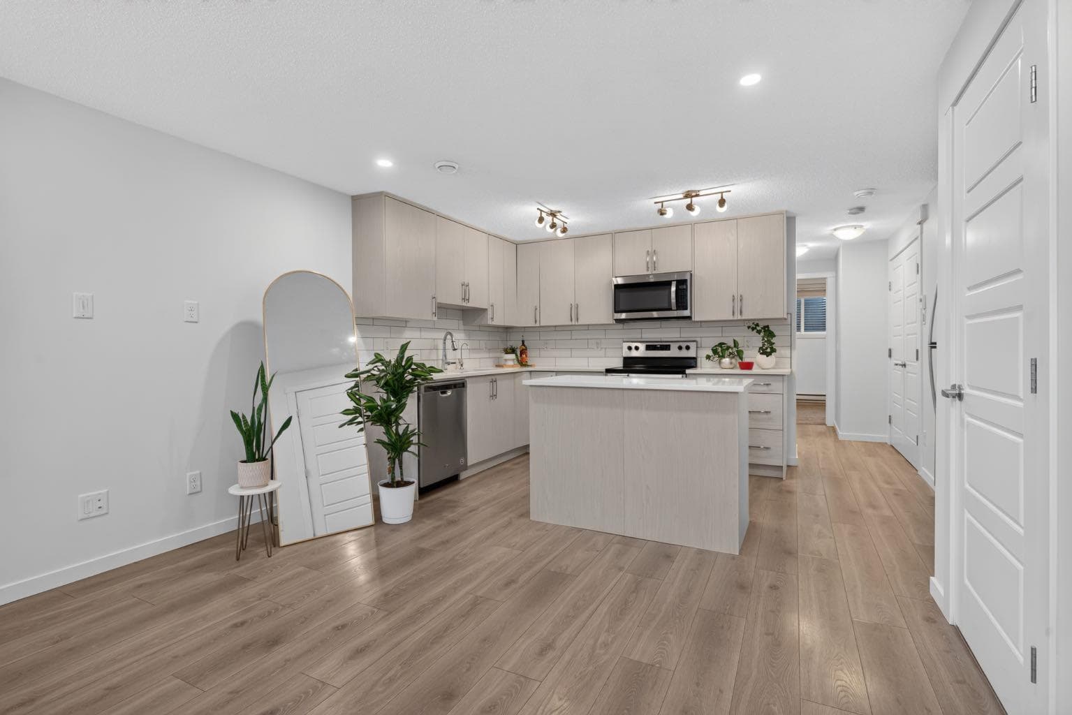 461 Cranbrook Square SE — photo 5
