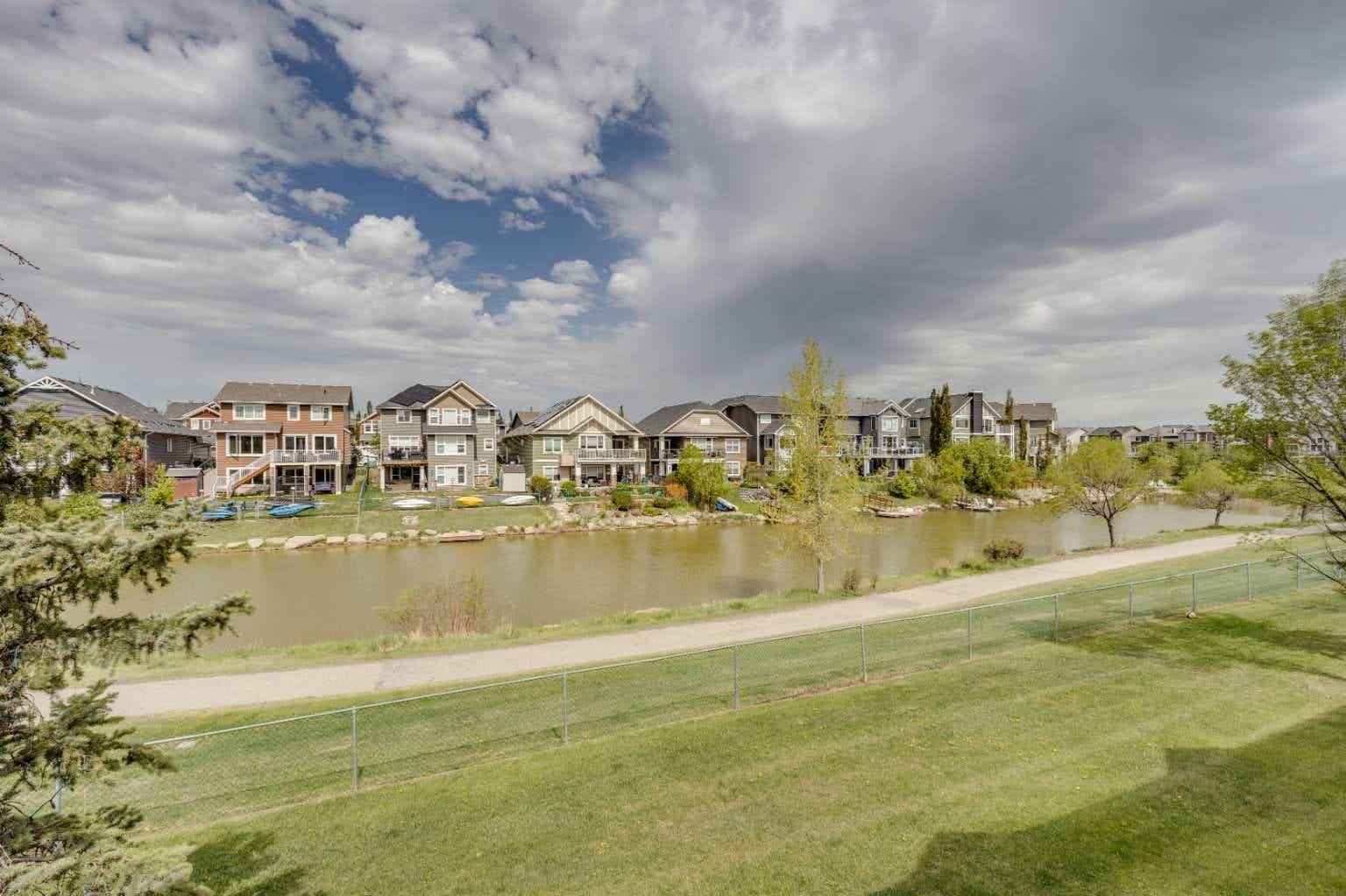 212 Bayside Point SW — photo 1