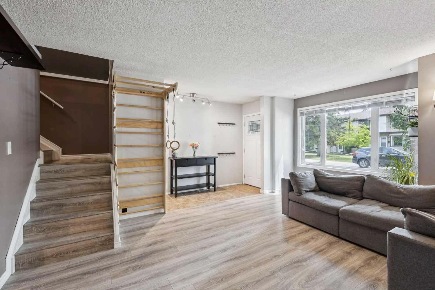 83, 630 Sabrina Road SW — photo 4