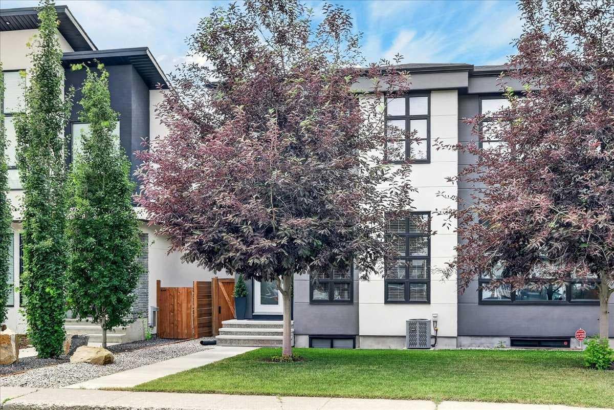 3127 44 Street SW — photo 1