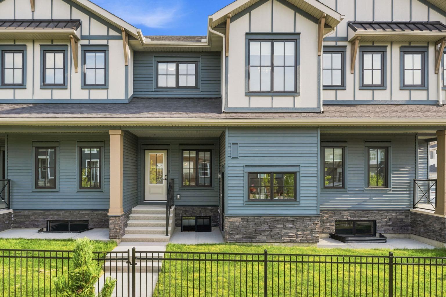 180 Lawson Lane SE — photo 1