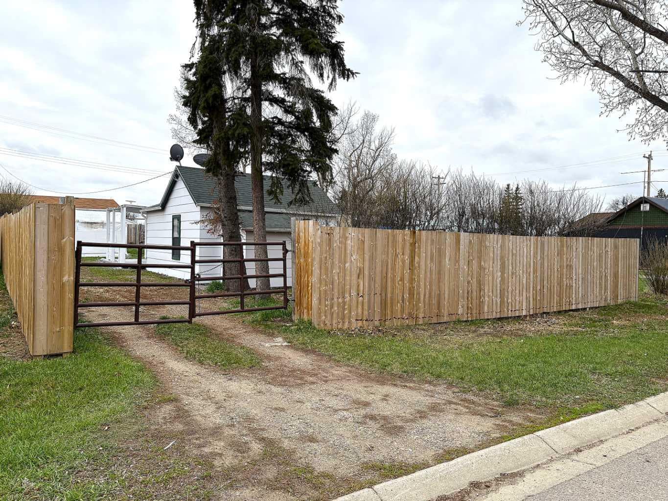220 Armstrong Street — photo 1