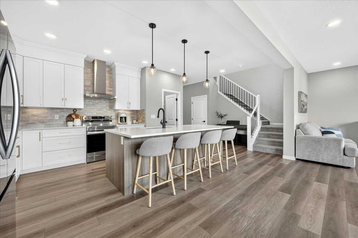 421 Magnolia Way SE — photo 3
