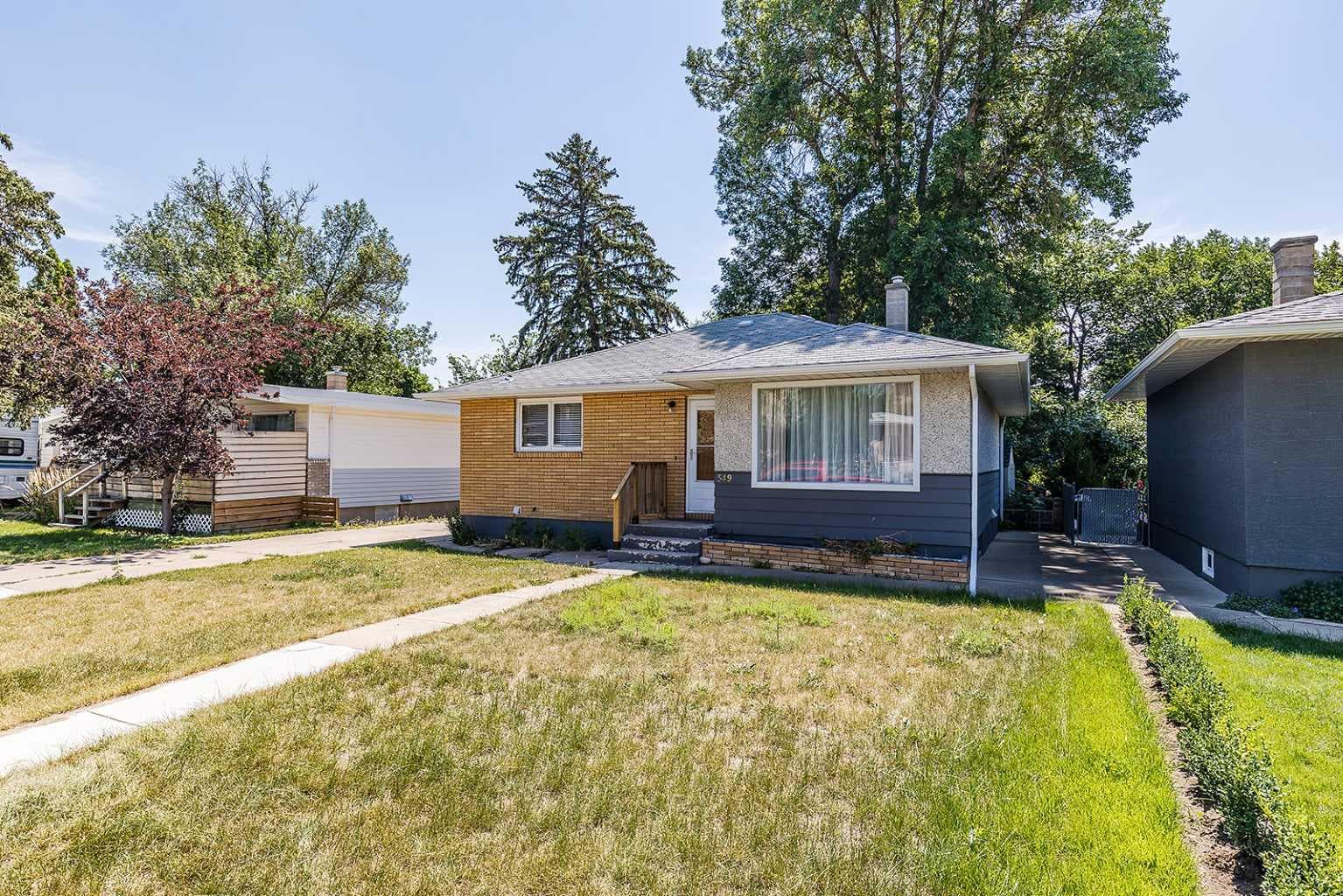 549 2 Street NW — photo 3