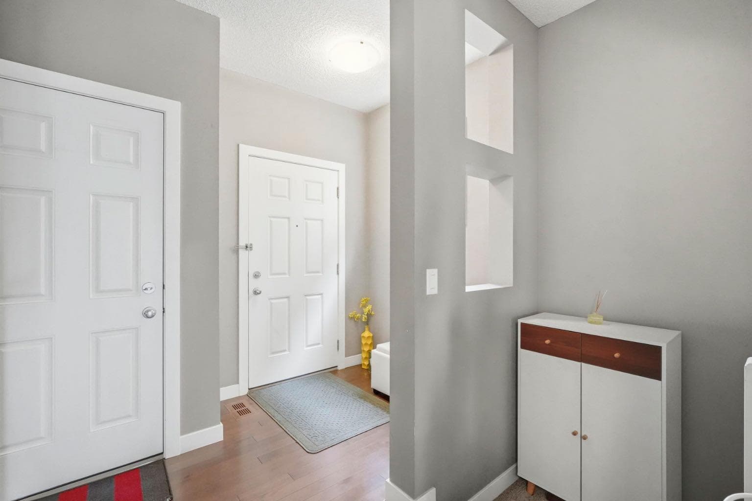 98 Panton Way NW — photo 2