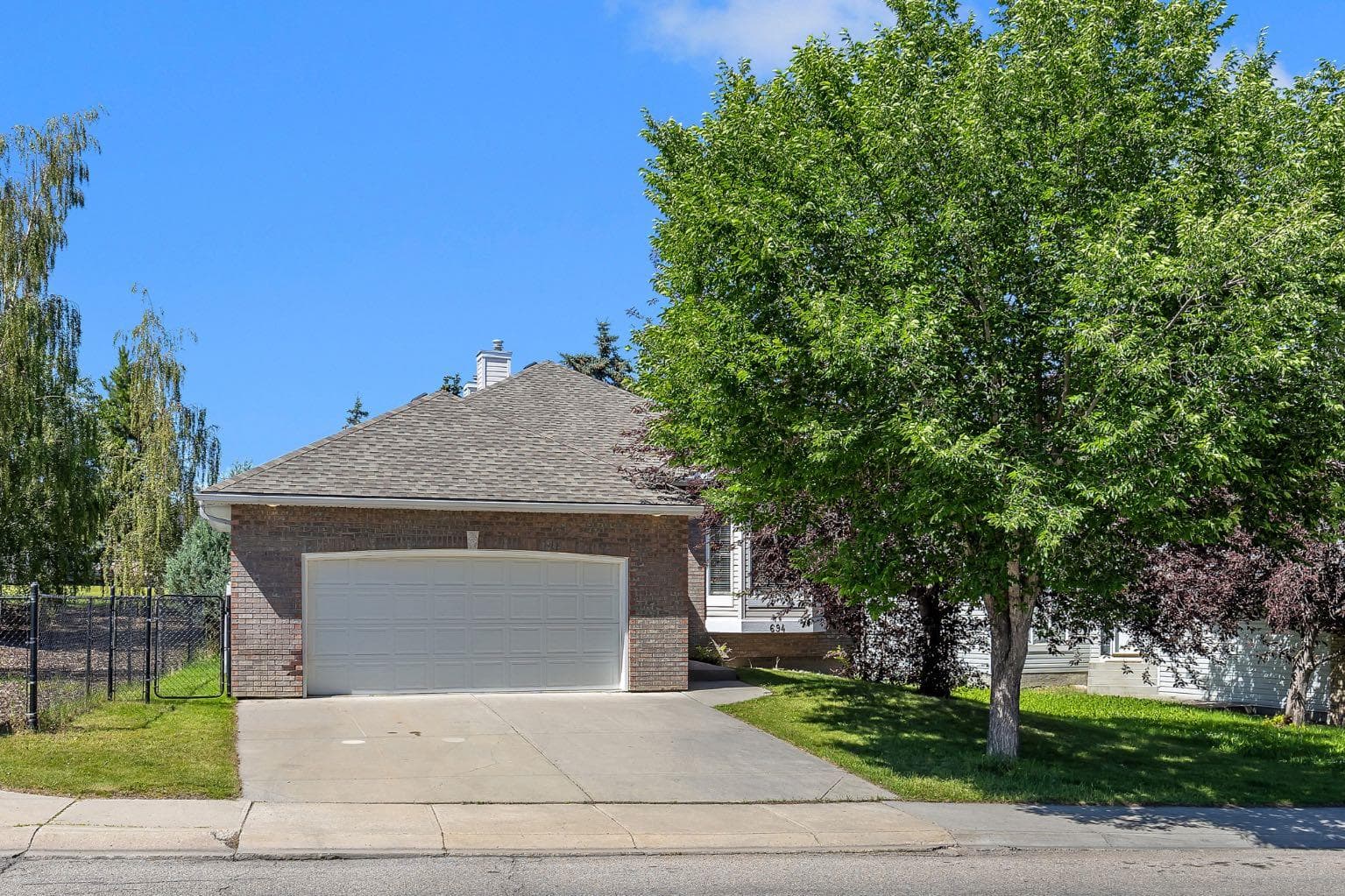 694 Panorama Hills Drive NW — photo 2