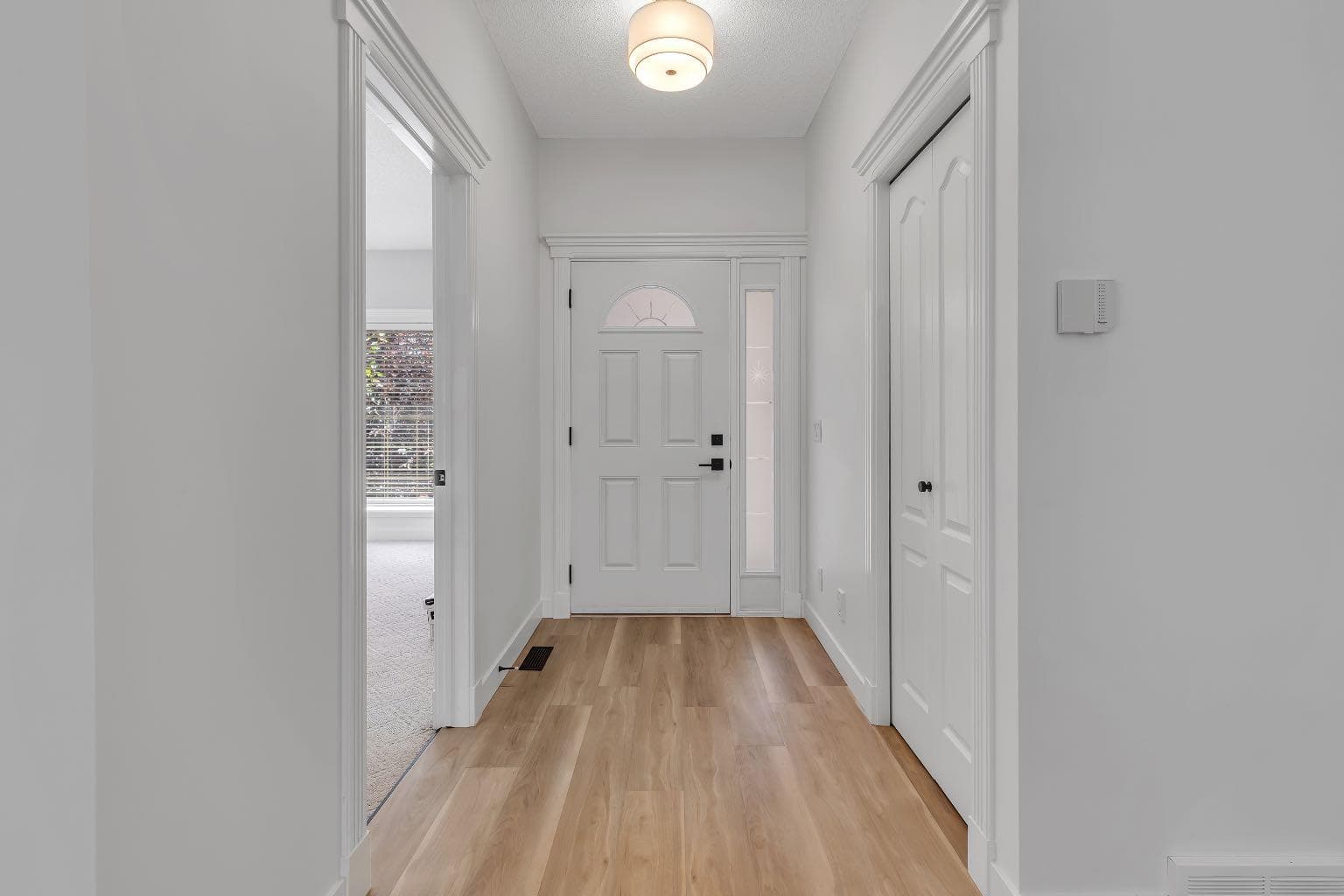 694 Panorama Hills Drive NW — photo 3