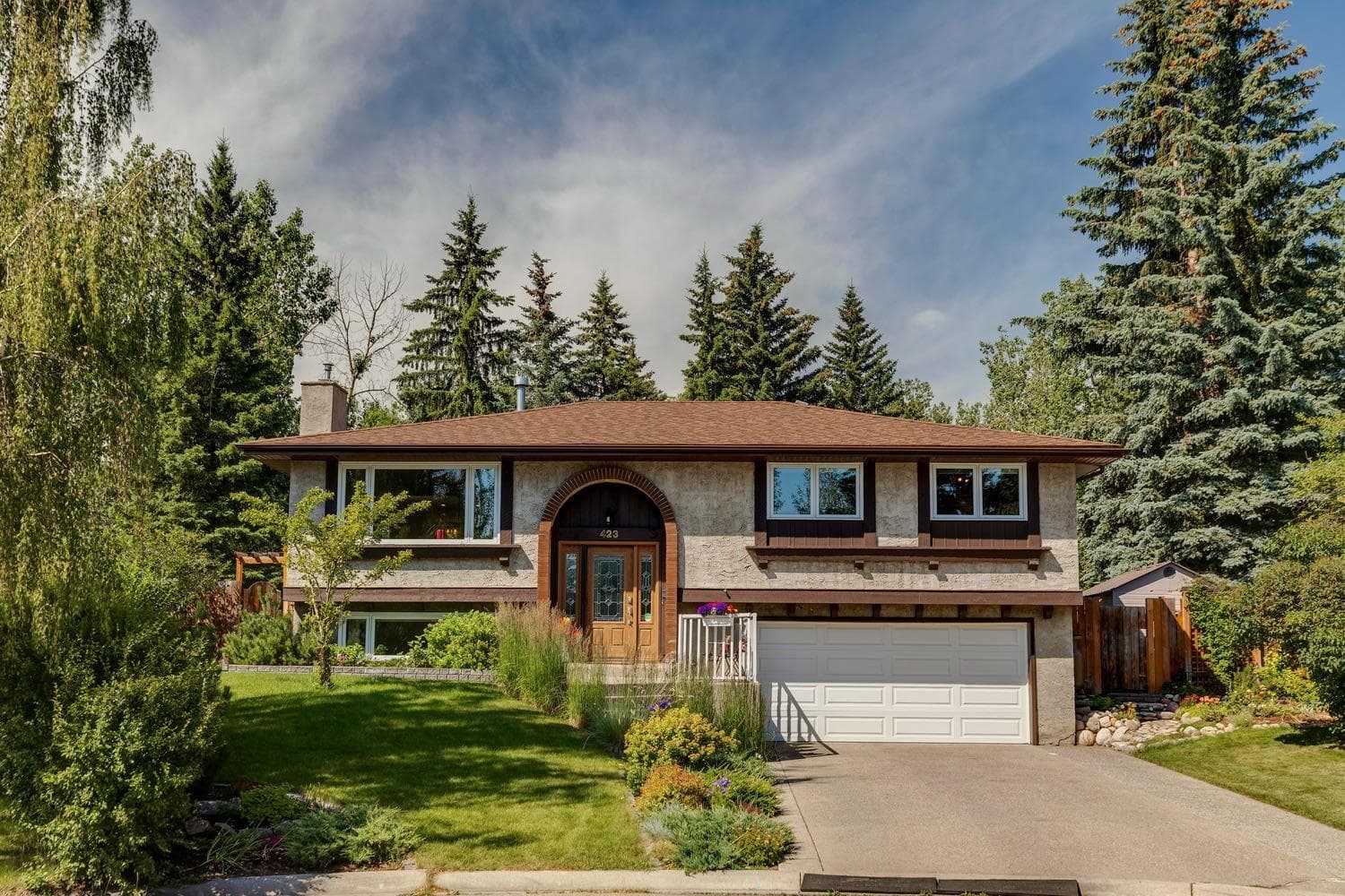 423 Canterbury Place SW — photo 1