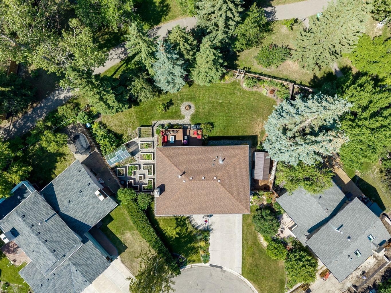 423 Canterbury Place SW — photo 2