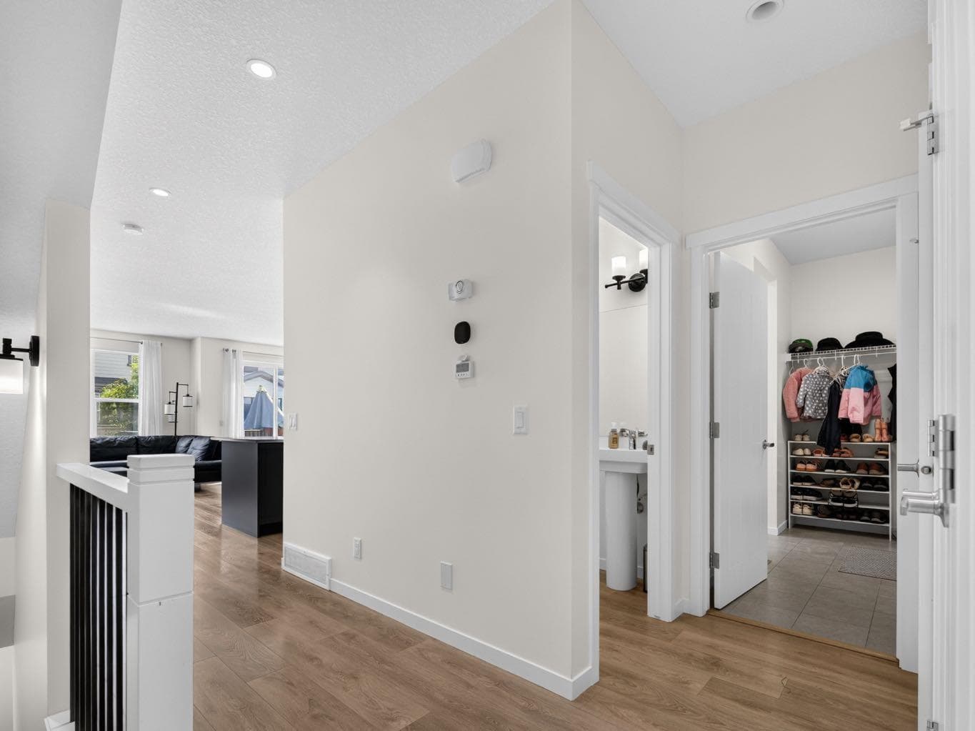 228 Masters Crescent SE — photo 5