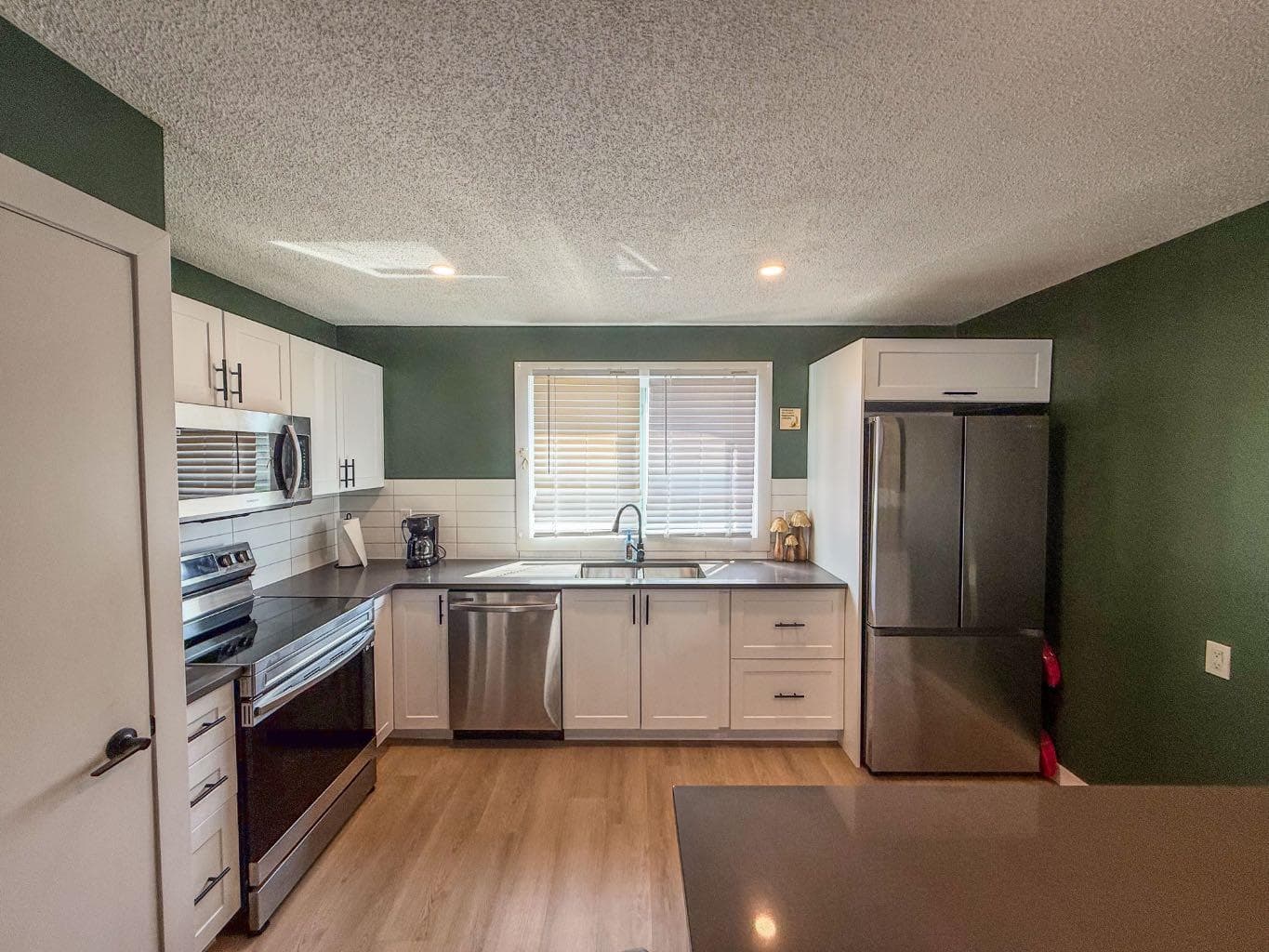 119 Fallswater Crescent NE — photo 2