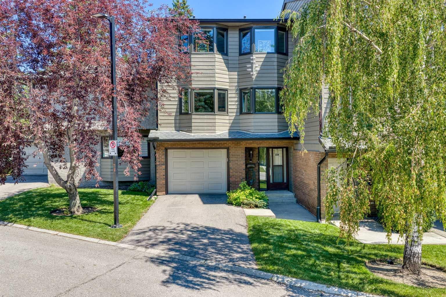 104, 23 Glamis Drive SW — photo 1