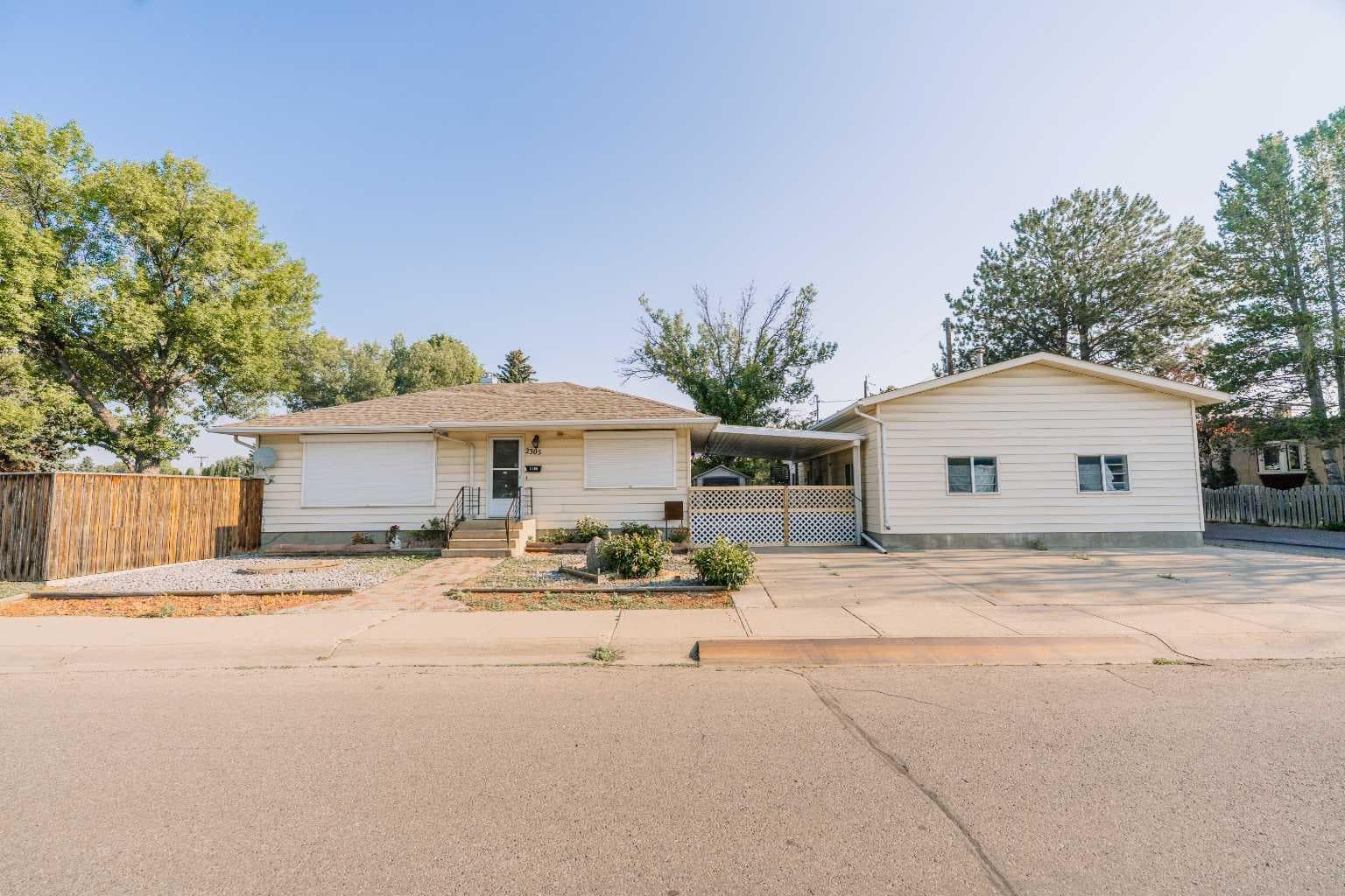 2305 7 Avenue N — photo 1