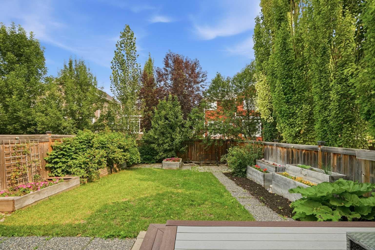 14 River Heights Crescent — photo 2
