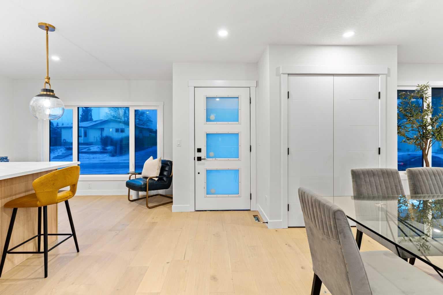 1731 111 Avenue SW — photo 3