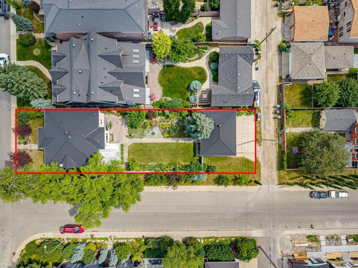 739 24 Avenue NW — photo 5