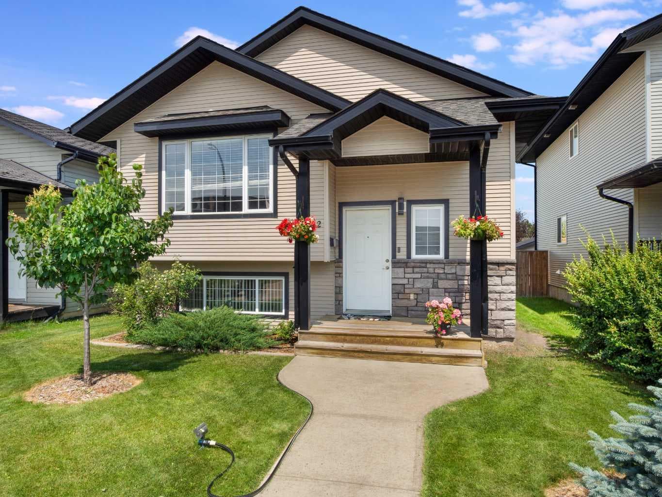 182 Jaspar Crescent — photo 1