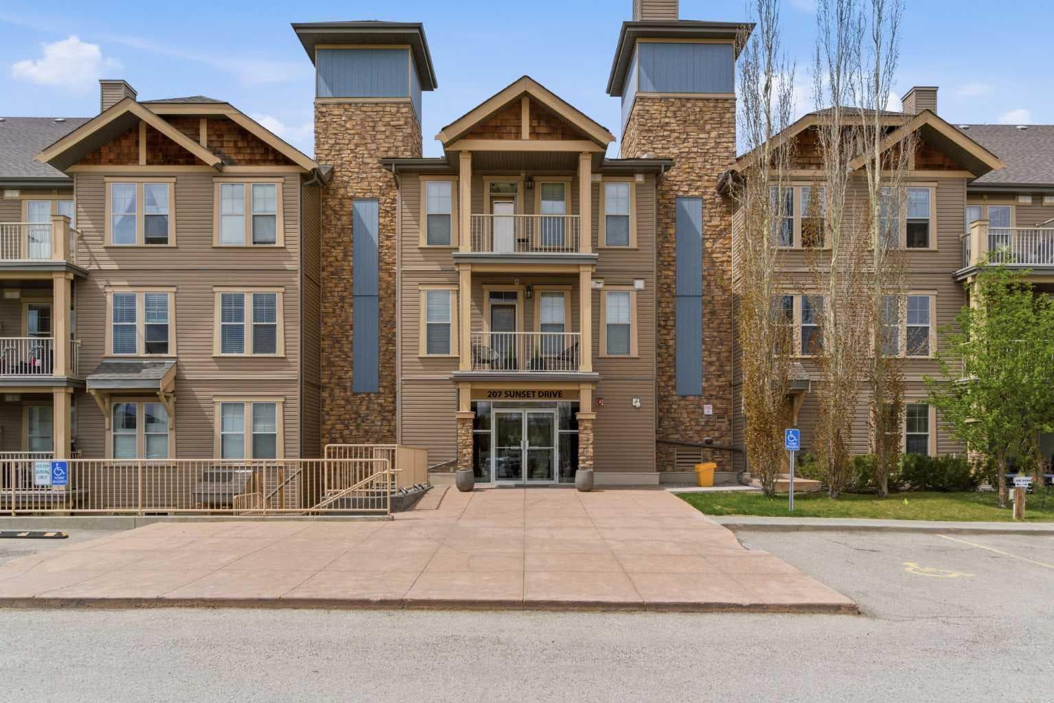 306, 207 Sunset Drive — photo 1