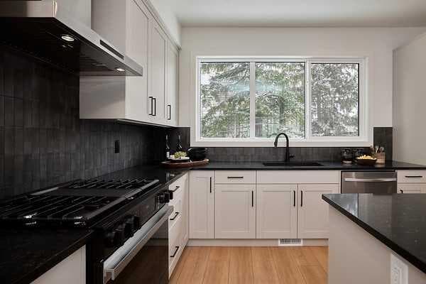 417 Shawnee Terrace SW — photo 4