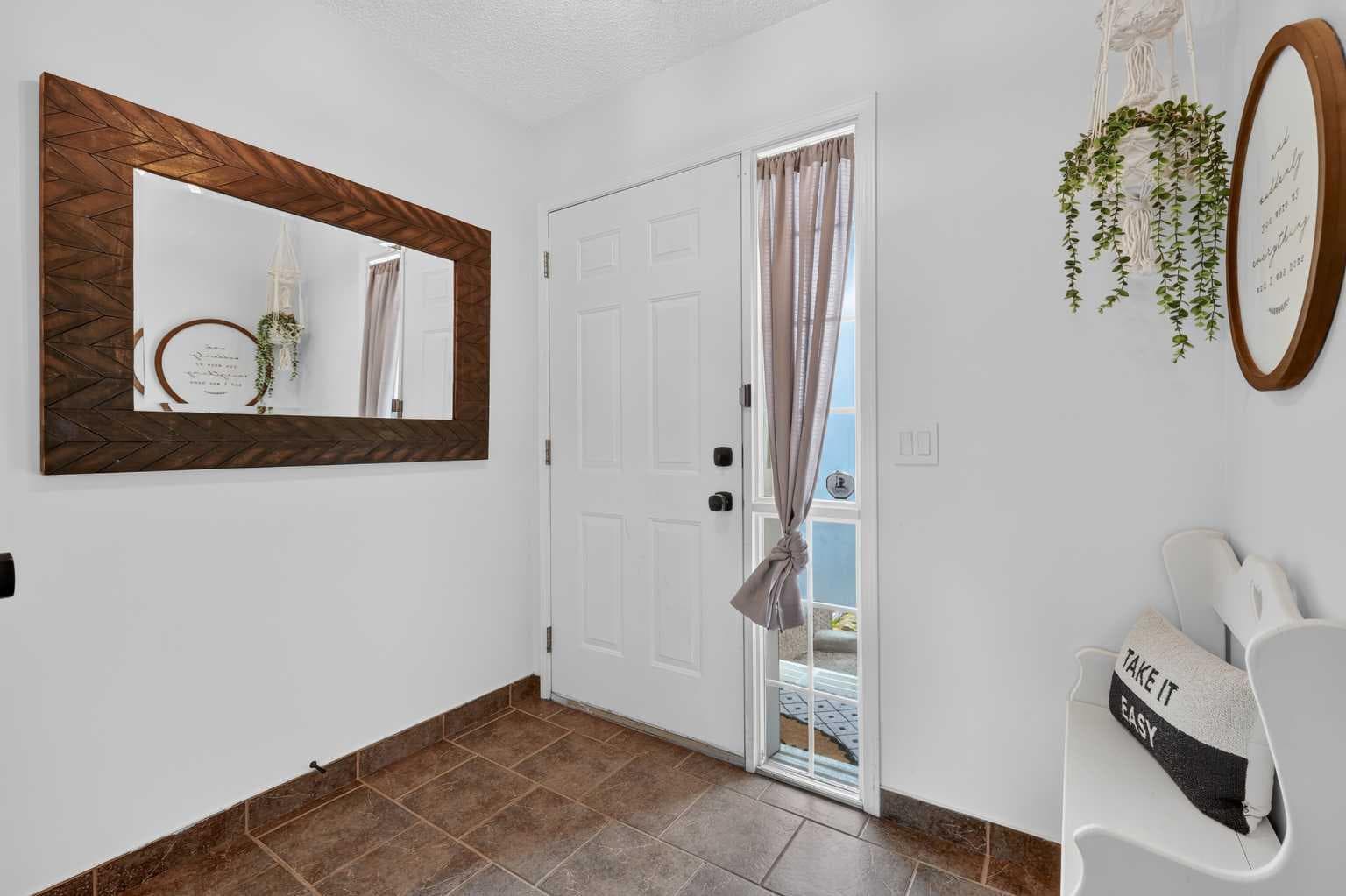 37 Beddington Gardens NE — photo 3