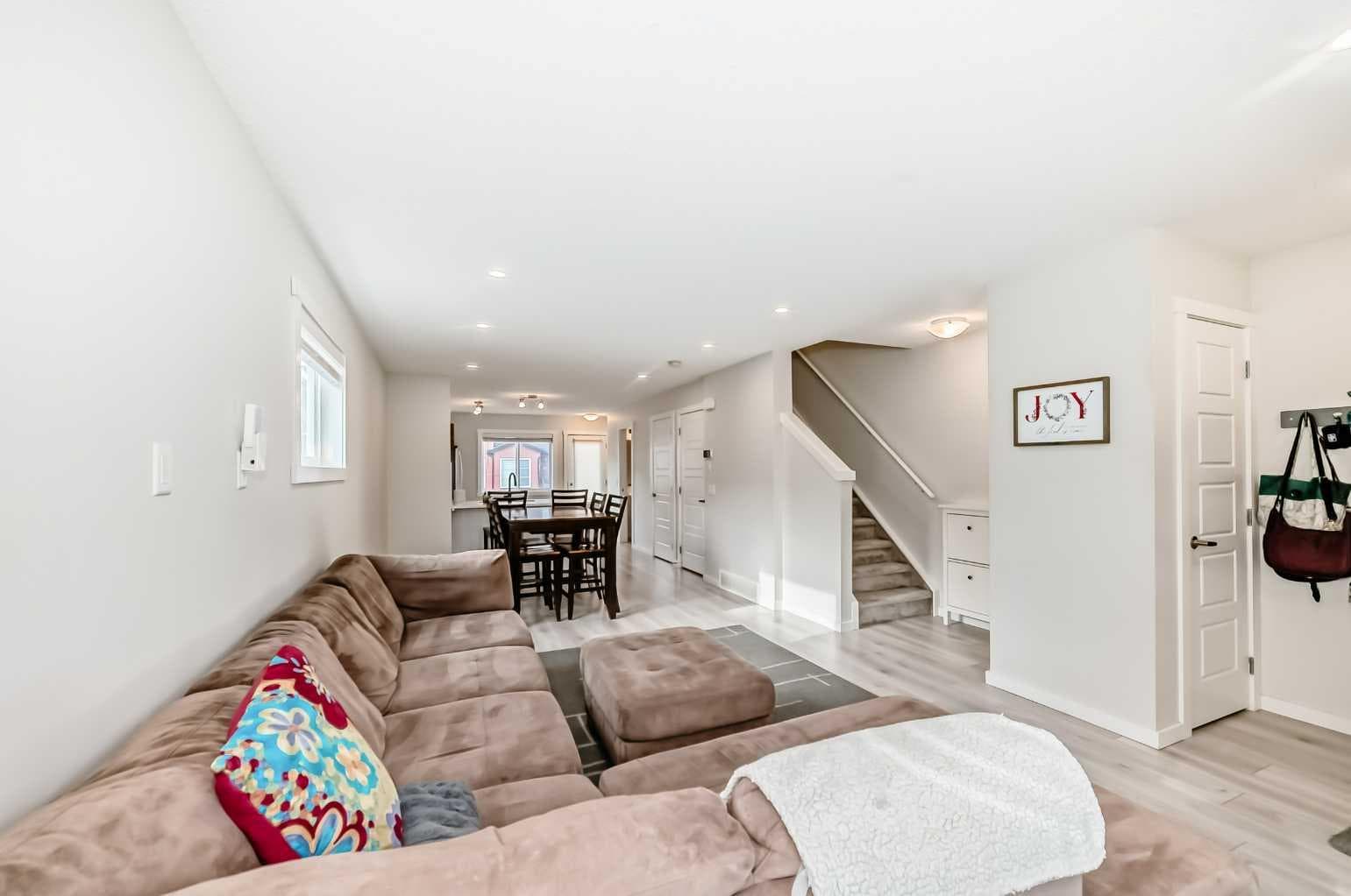 128, 31 Red Embers Parade NE — photo 5