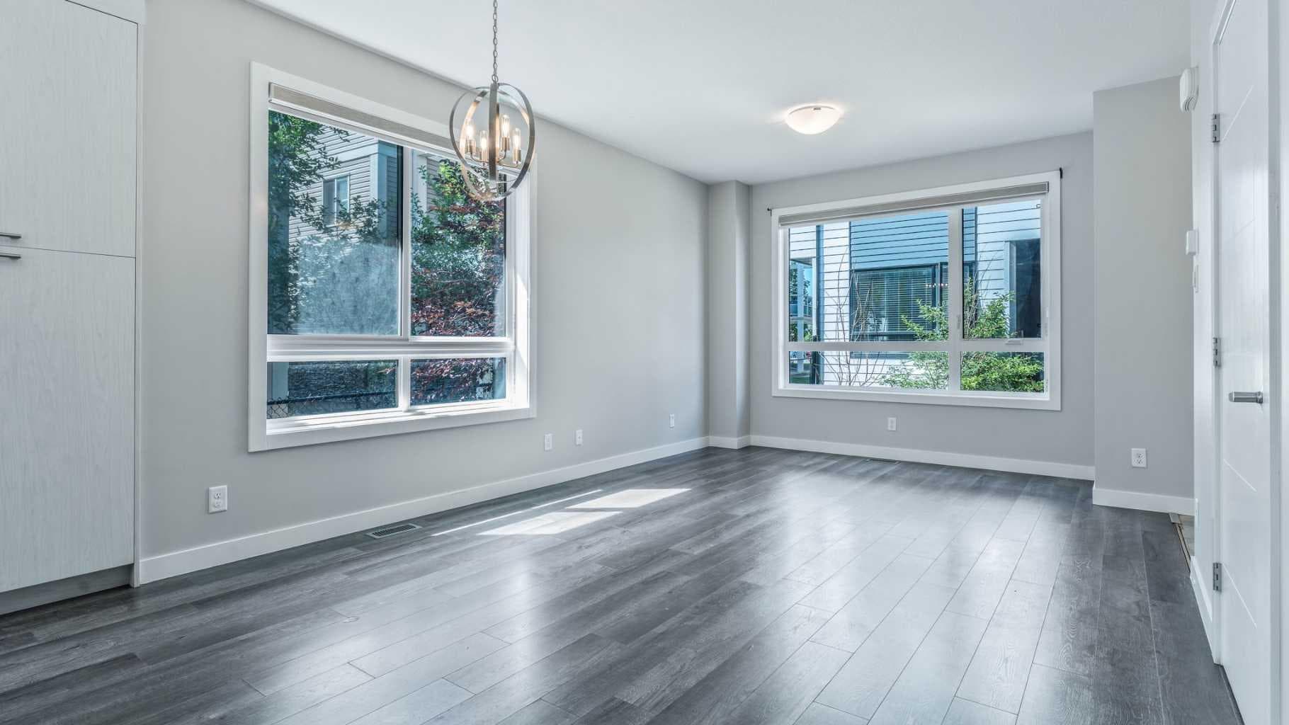 810 Redstone Crescent NE — photo 3