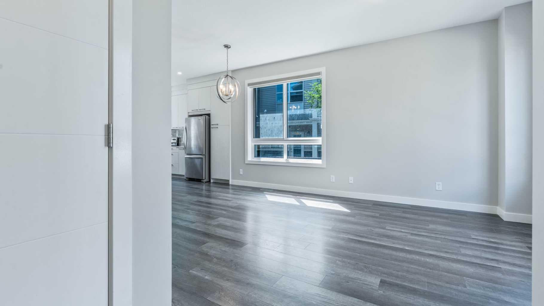 810 Redstone Crescent NE — photo 5