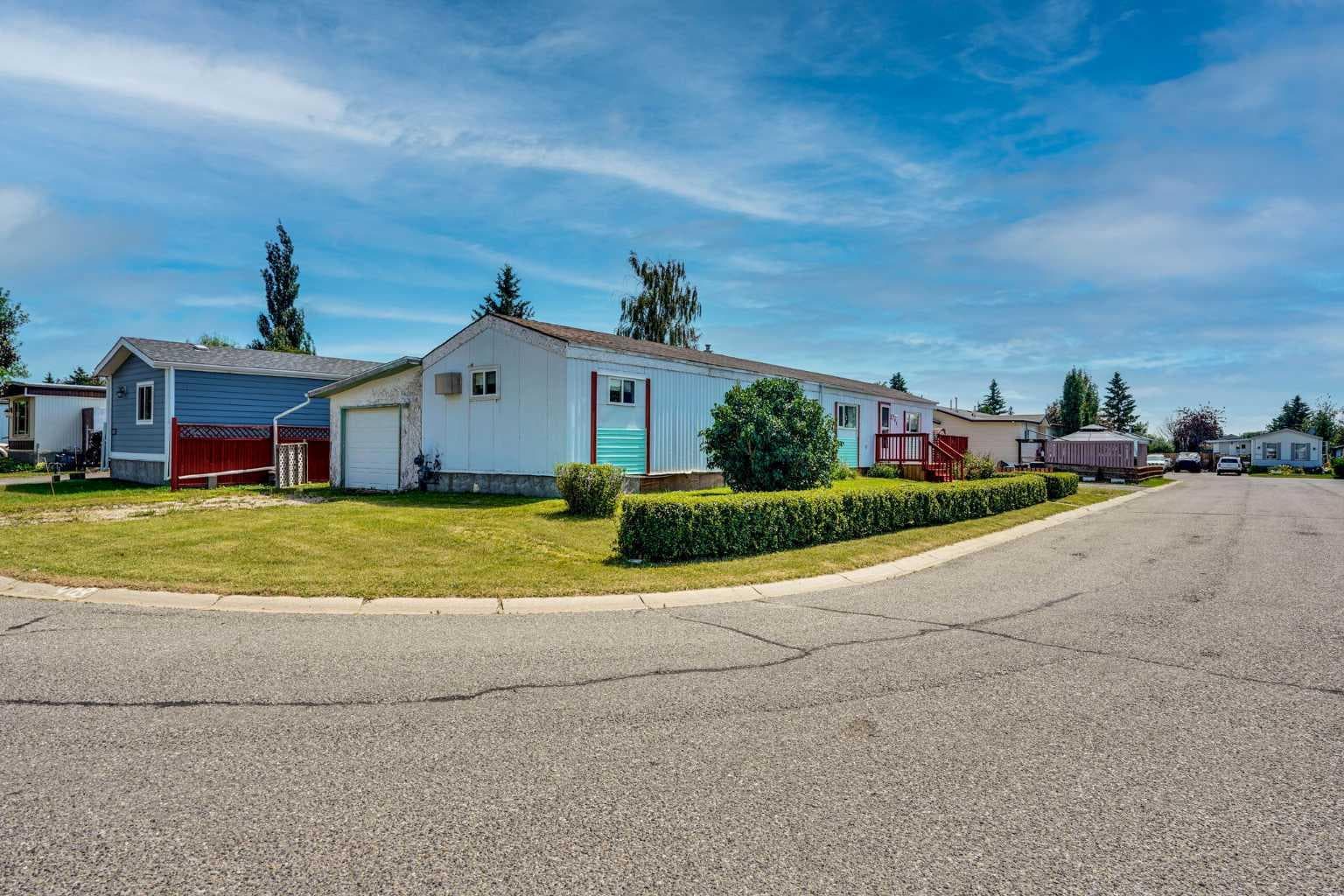 903 Briar Crescent — photo 3