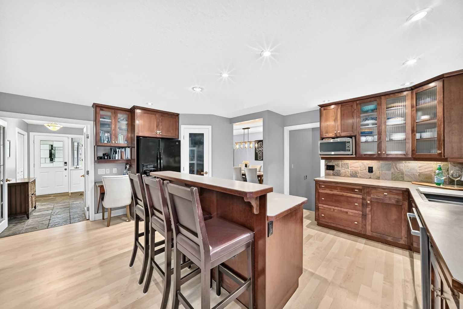 520 Oakwood Place SW — photo 3